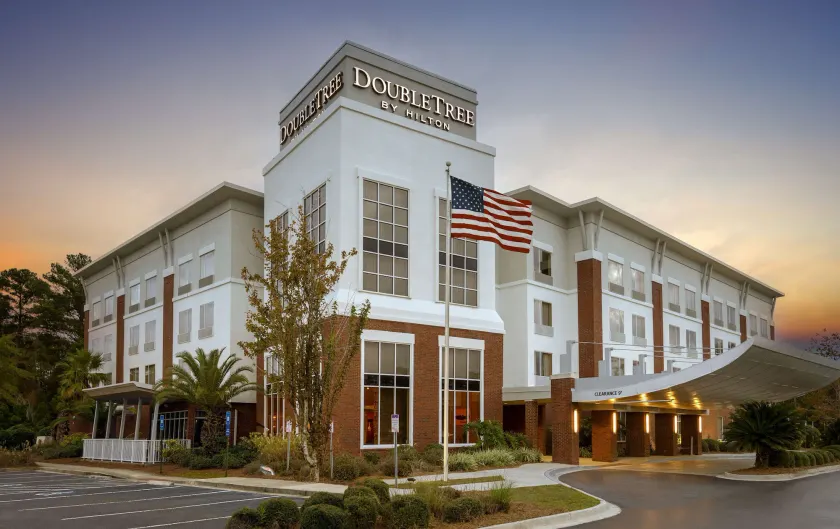 DoubleTree by Hilton Hotel Savannah Airport - Image 1