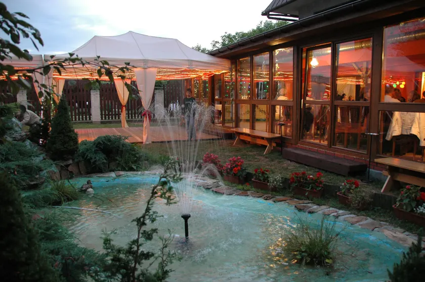 Hotel Bona - Image 1
