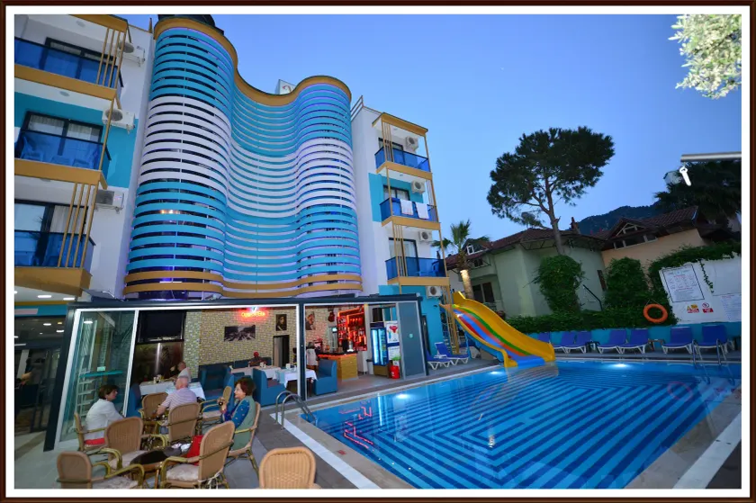 Yade Luxe Hotel - Image 1
