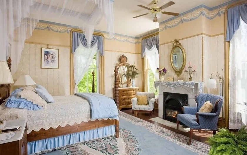 Garth Woodside Mansion Bed and Breakfast - Image 1