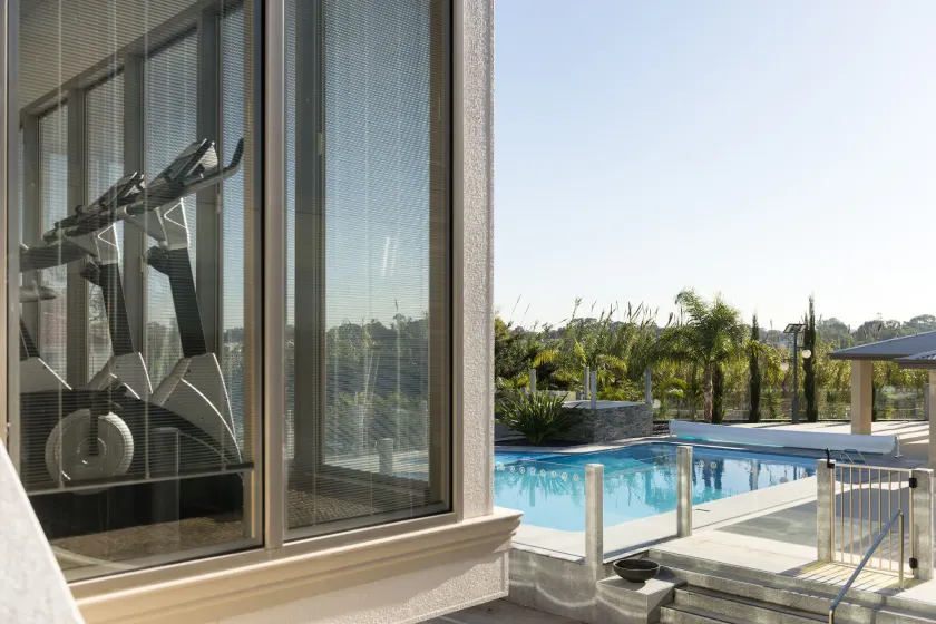 Swan River Hotel - Image 1