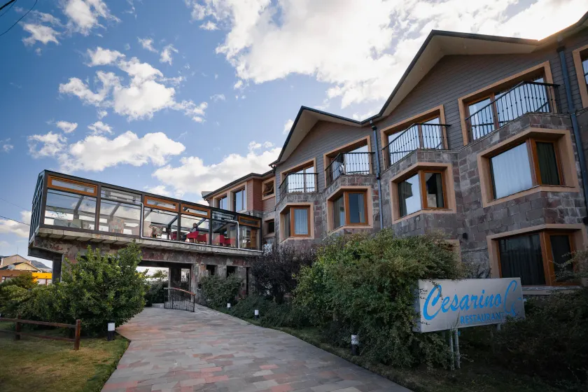 Chalten Suites Hotel - Image 1