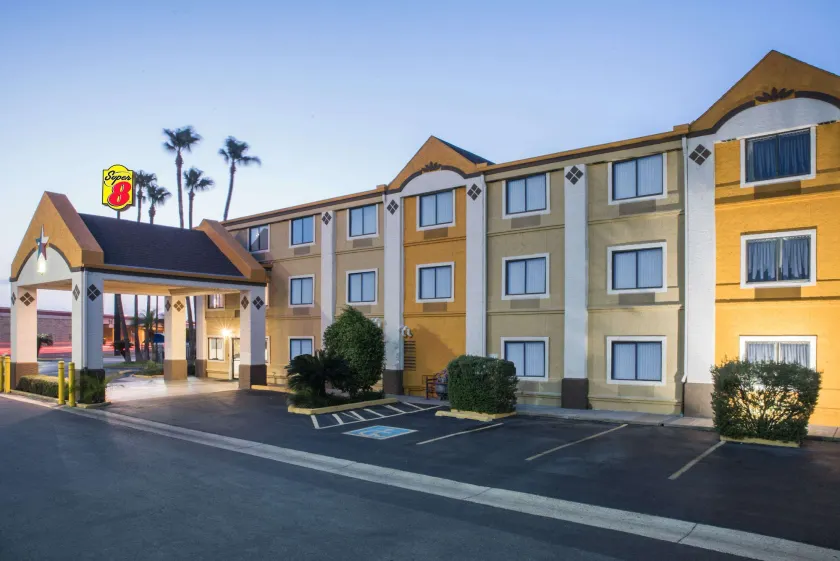 Super 8 by Wyndham Harlingen TX - Image 1