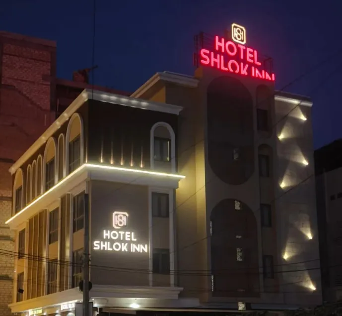 Hotel Shlok Inn - Image 1