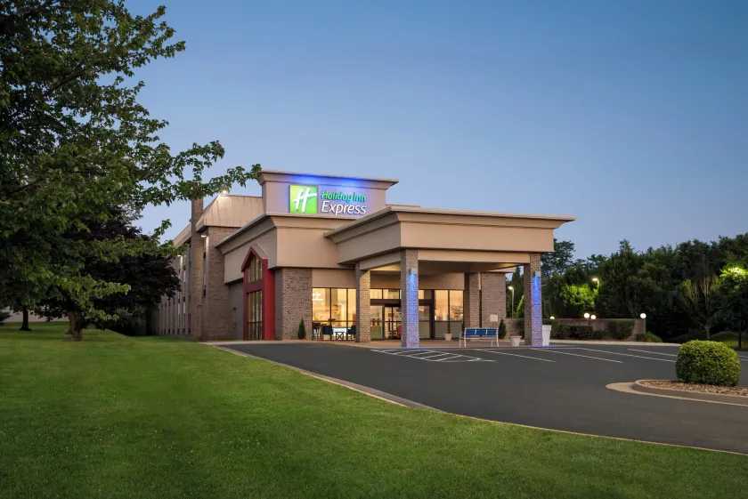Holiday Inn Express Stephens City by IHG - Image 1