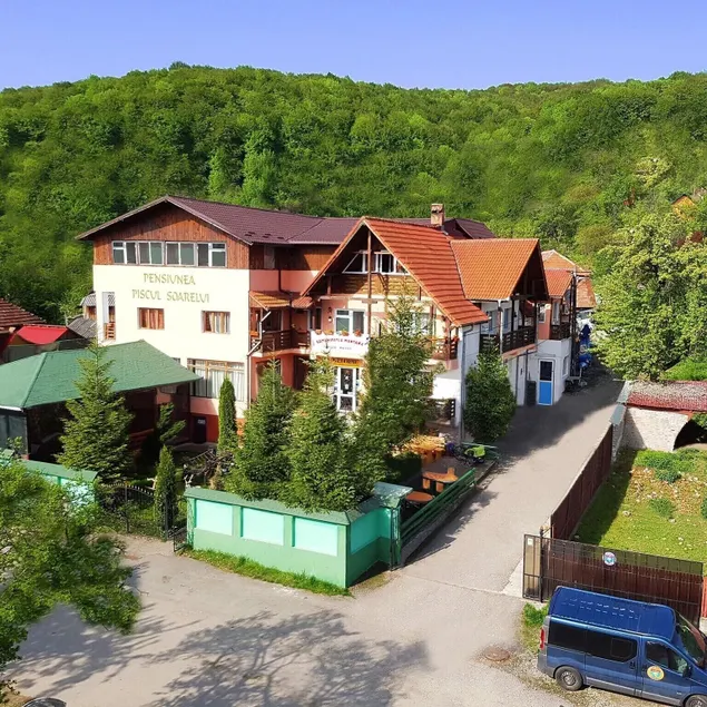 Pensiunea Agroturistică Piscul Soarelui - Image 1