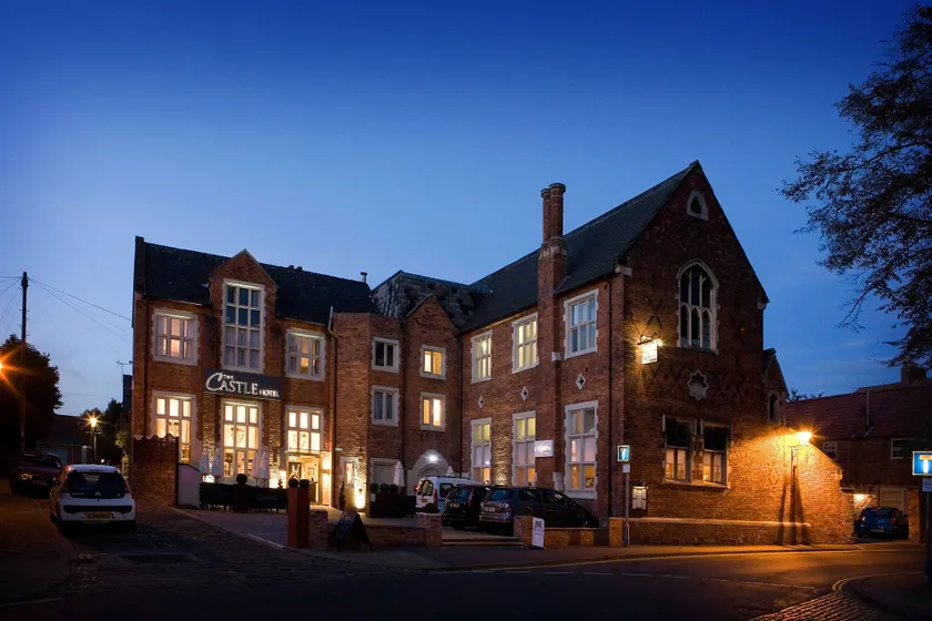 Castle Hotel & Apartments - Image 1