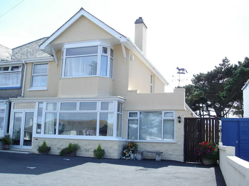 Pensalda Guest House - Image 1
