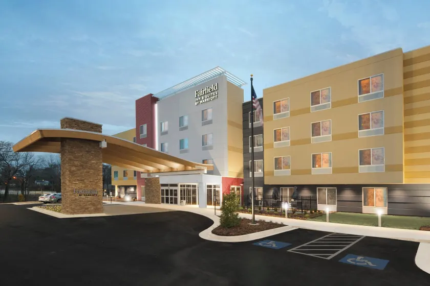 Fairfield Inn & Suites by Marriott El Dorado - Image 1