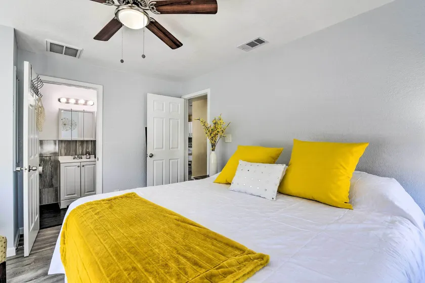 Galveston Retreat w/ Backyard & Patio! - Interior