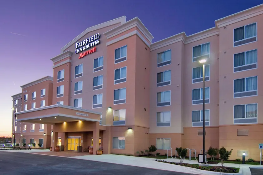 Fairfield Inn & Suites by Marriott Austin Parmer Tech Ridge - Image 1