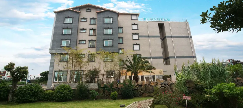 Seongsan Aqua Beach Hotel - Image 1