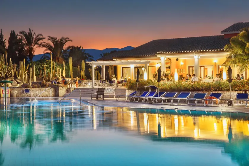 Lantana Resort Hotel&Apartments - Image 1