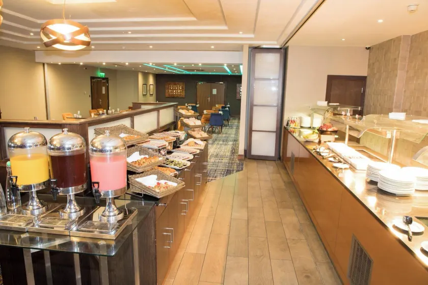 Crowne Plaza London - Gatwick Airport by IHG - Image 1