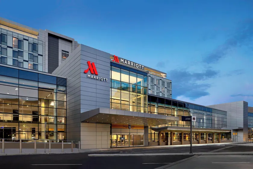 Calgary Airport Marriott In-Terminal Hotel - Image 1