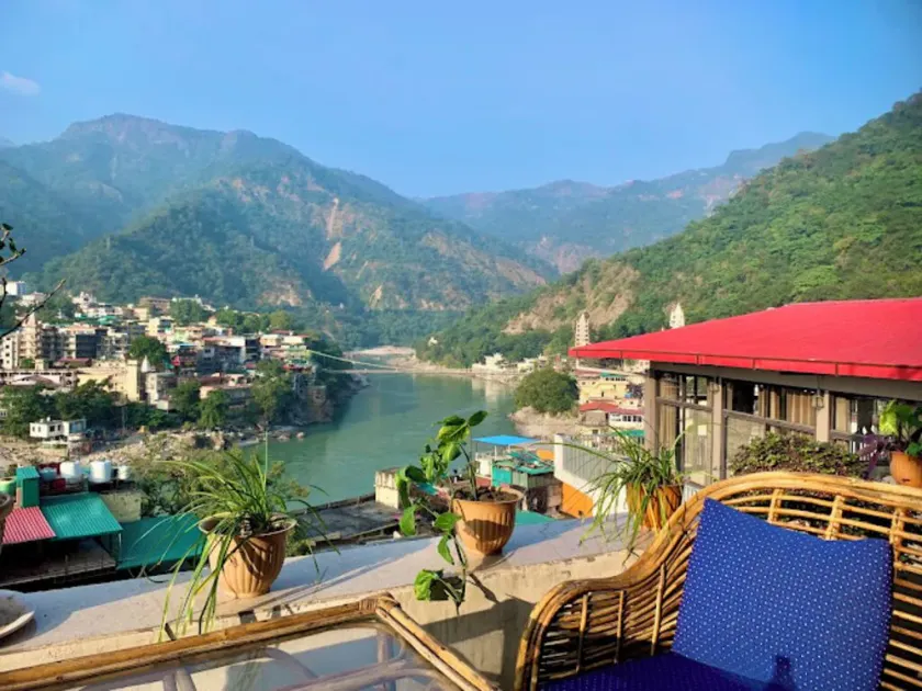 Skyard Hostel Rishikesh Laxman Jhula - Image 1