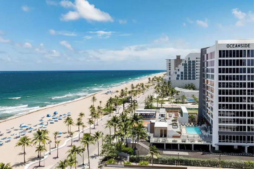 Courtyard by Marriott Oceanside Fort Lauderdale Beach - Image 1