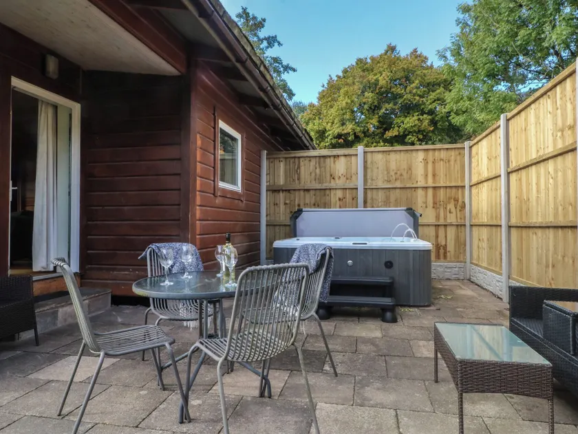 Woodlands View - Image 1