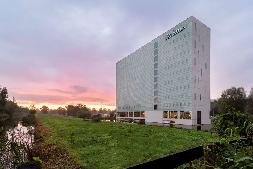 Radisson Hotel & Suites Amsterdam South - Image 1