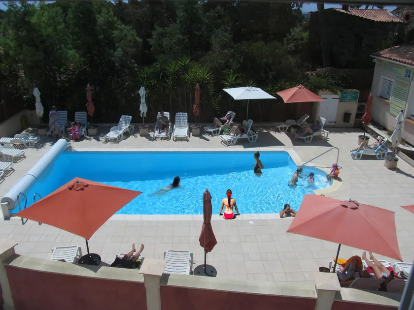 Hôtel et Studios Les Amandiers - Image 1