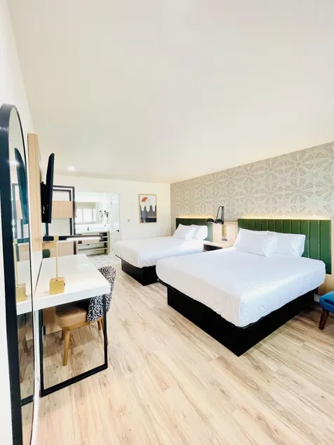 La Casa Inn - Image 1