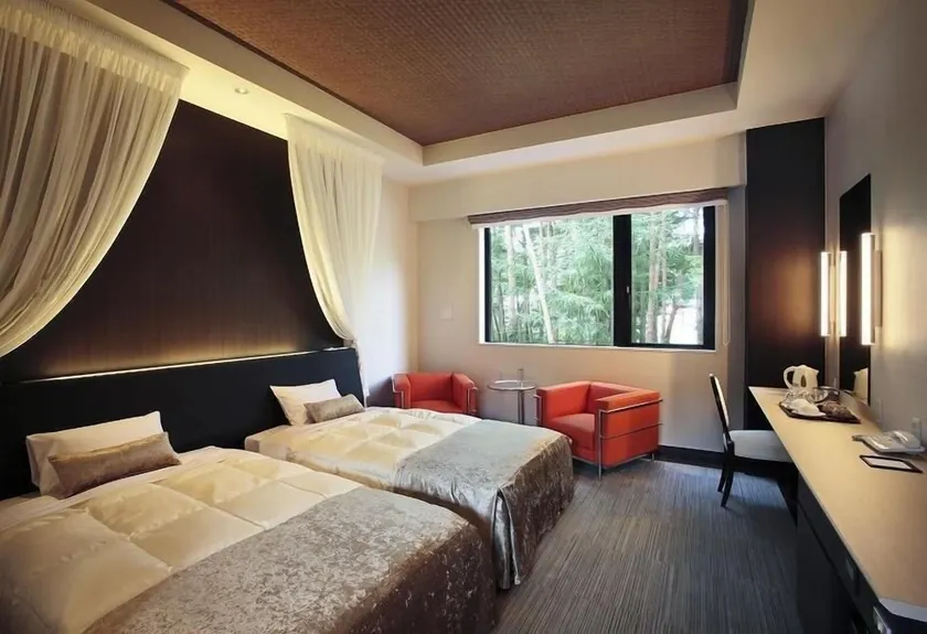 Sakuraan Kawaguchiko Hotel - Image 1