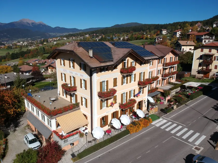 Wellness e Resort Stella Delle Alpi - Image 1