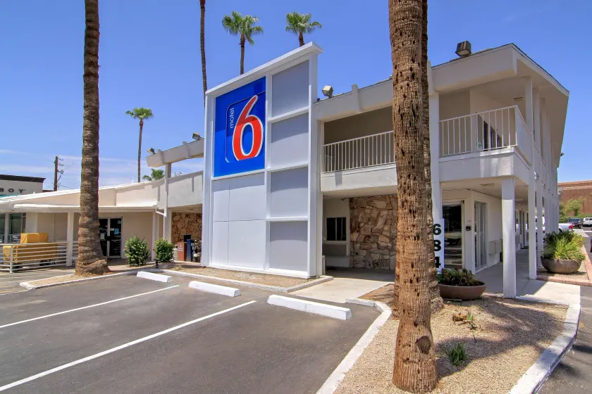 Motel 6 Old town Scottsdale Fashion Square - Image 1