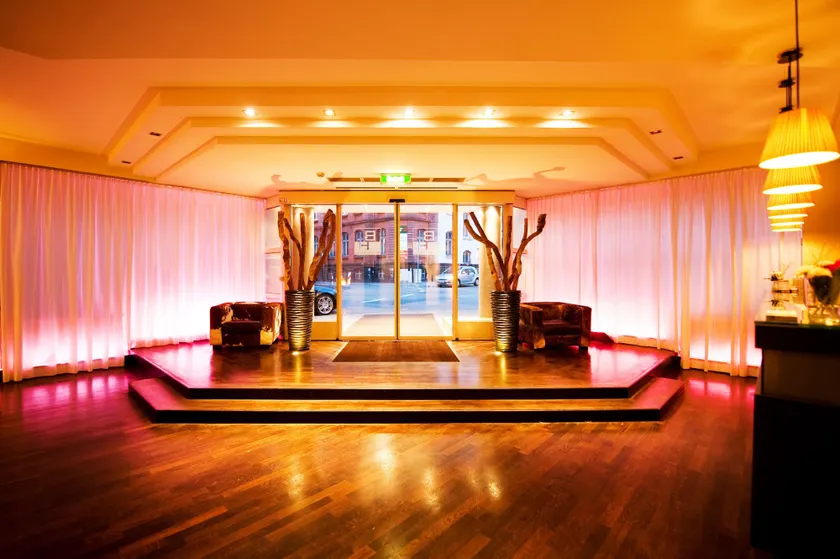 Bristol Hotel - Image 1