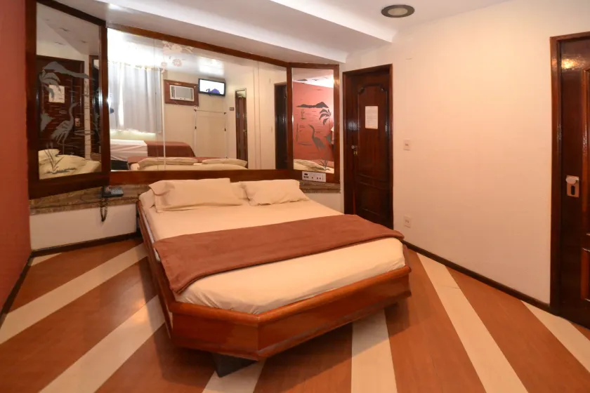 Verona Hotel - Image 1