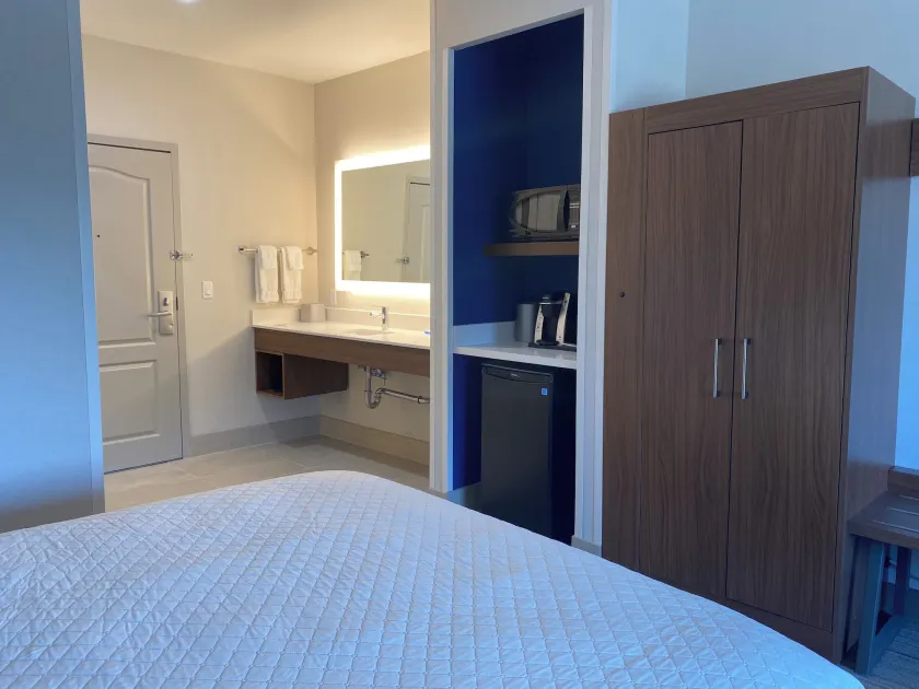 Holiday Inn Express & Suites Mountain View Silicon Valley by IHG - Image 1