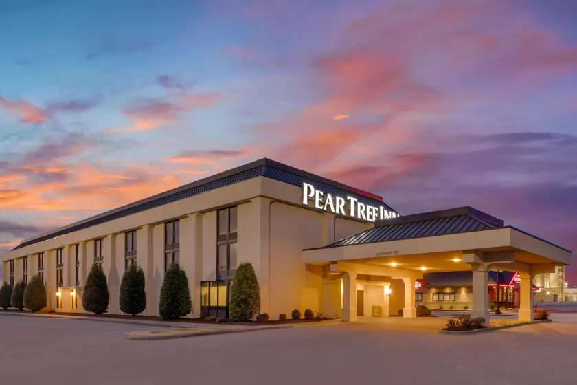 Pear Tree Inn Cape Girardeau West - Image 1