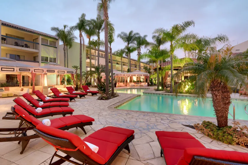 Atrium Hotel Orange County - Image 1