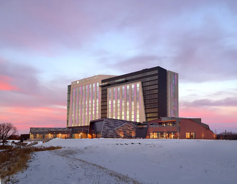 Omni Viking Lakes - Image 1