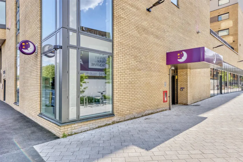 Premier Inn Oxford Botley - Image 1