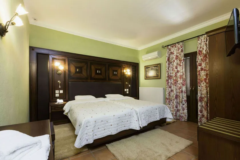 Dellas Boutique Hotel - Image 1