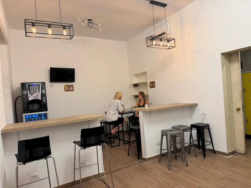 Monkey Hostel Milano - Image 1