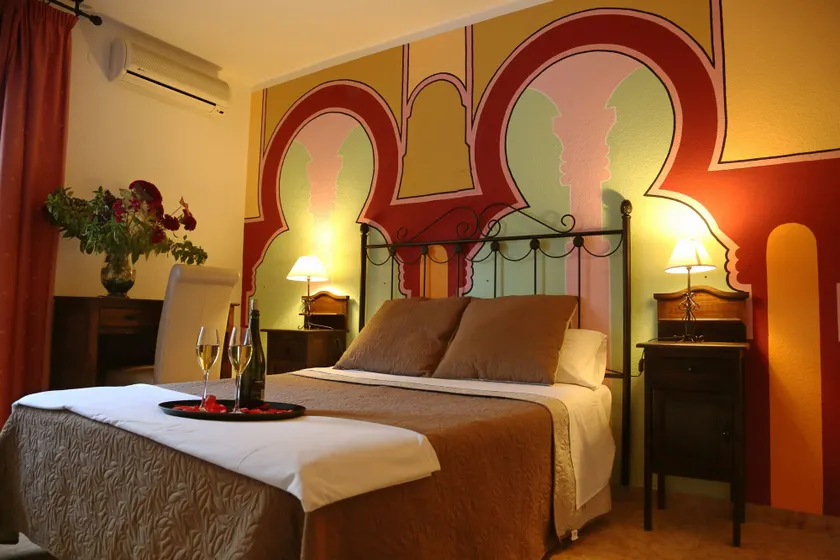 Hotel Puerta Nazarí - Image 1