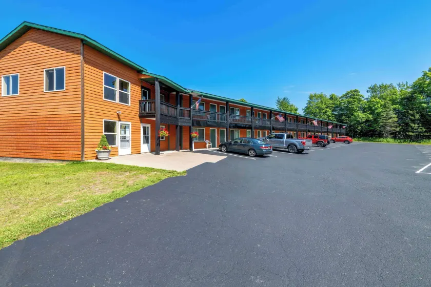 Quality Inn & Suites Munising - Image 1