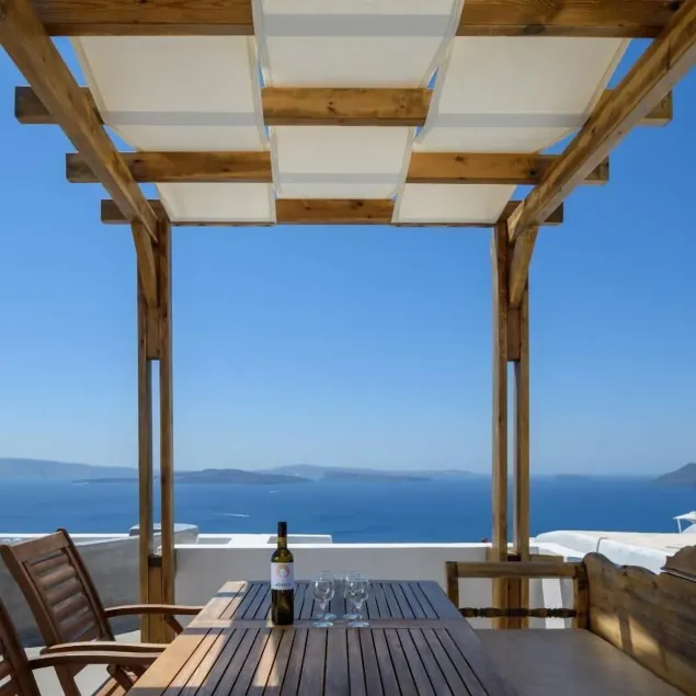 Ianthe Apartments & Villa - Image 1