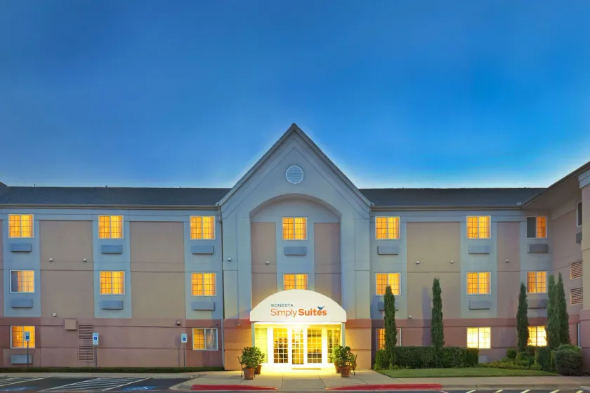 Sonesta Simply Suites Dallas Galleria - Image 1