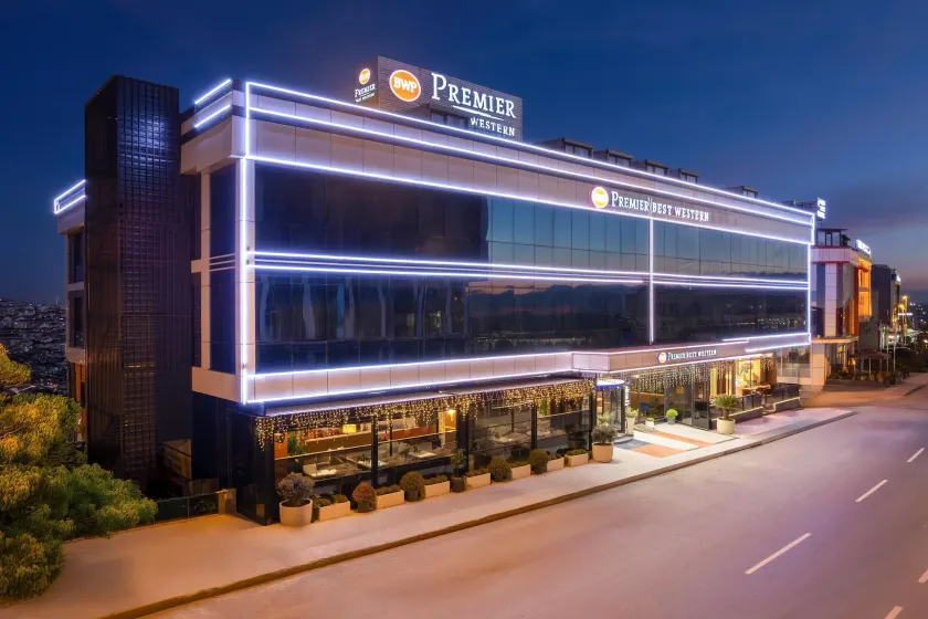 Best Western Premier Hidden Hills Hotel - Image 1