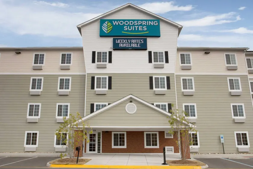 WoodSpring Suites Chesapeake-Norfolk Greenbrier - Image 1