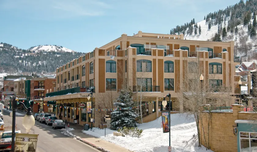 The Caledonian by All Seasons Resort Lodging - Image 1