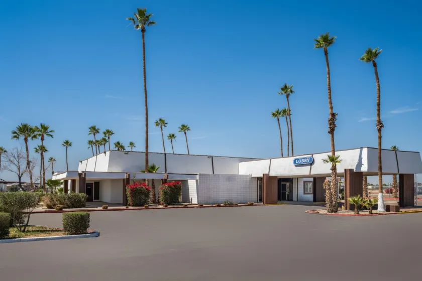 Travelodge by Wyndham Imperial - El Centro - Image 1