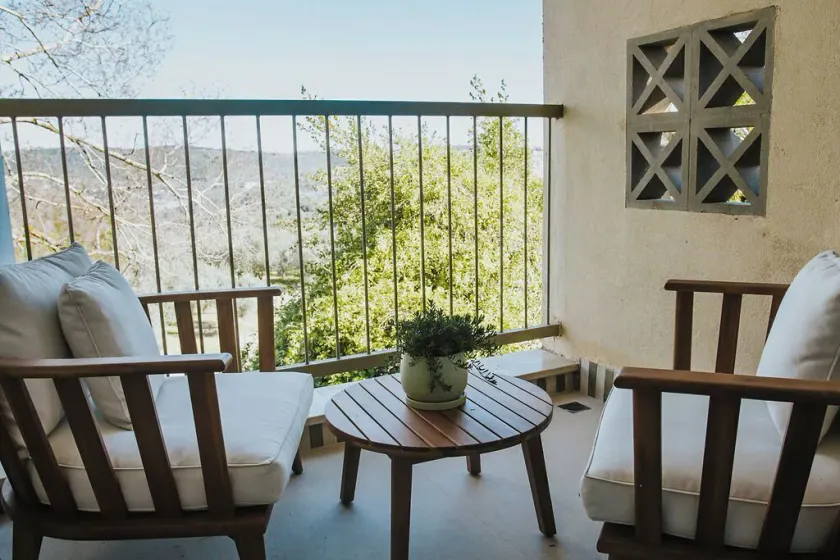 Tzuba Hotel - Image 1