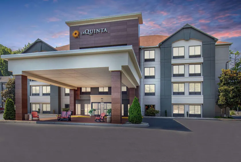 La Quinta Inn by Wyndham Pigeon Forge-Dollywood - Image 1