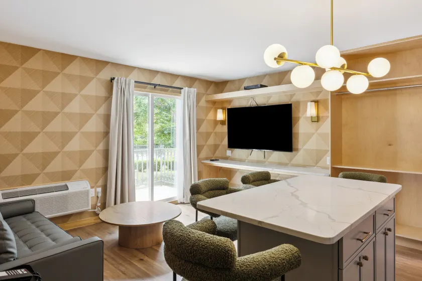 Greenview Inn Riverhead - Image 1