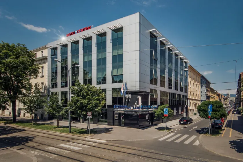 Hotel Central - Image 1