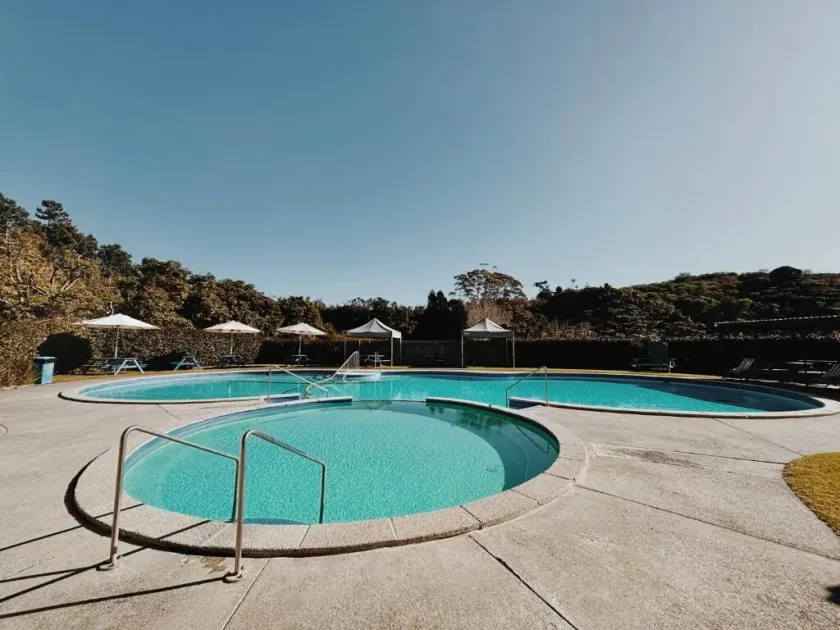 Welcome Bay Hot Pools - Image 1
